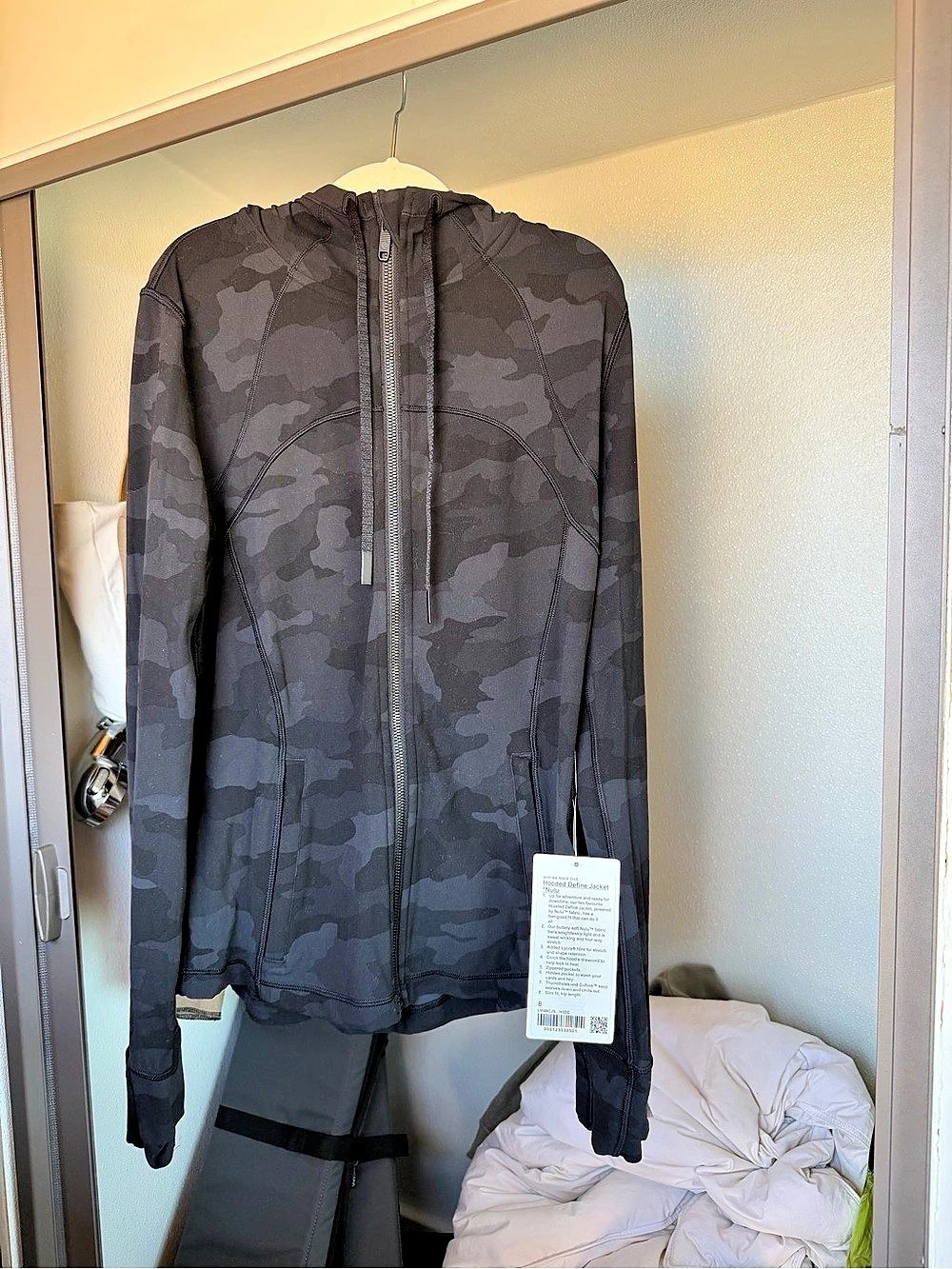 lululemon Hooded Define Jacket *Nulu Camo Hooded Jacket in Black Size 8 NWT